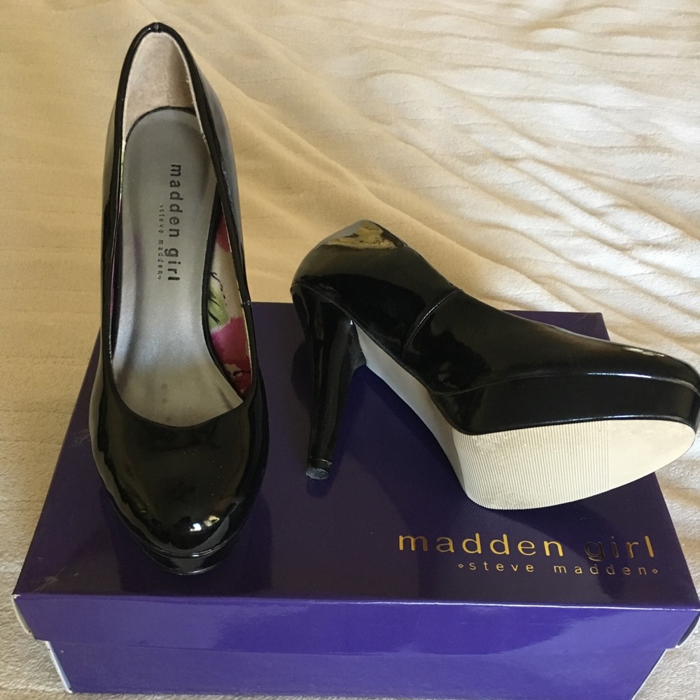 Madden Girl Azpen black pumps size 7.5